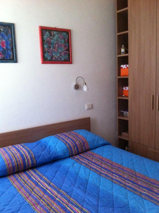 Villetta Fiori Кастиадас Екстериор снимка