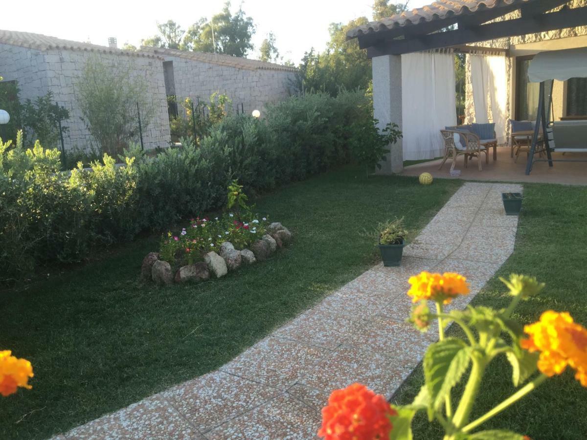 Villetta Fiori Кастиадас Екстериор снимка